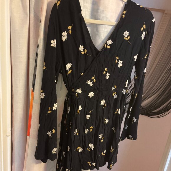 Billabong Floral Wrap Dress - Picture 8 of 11